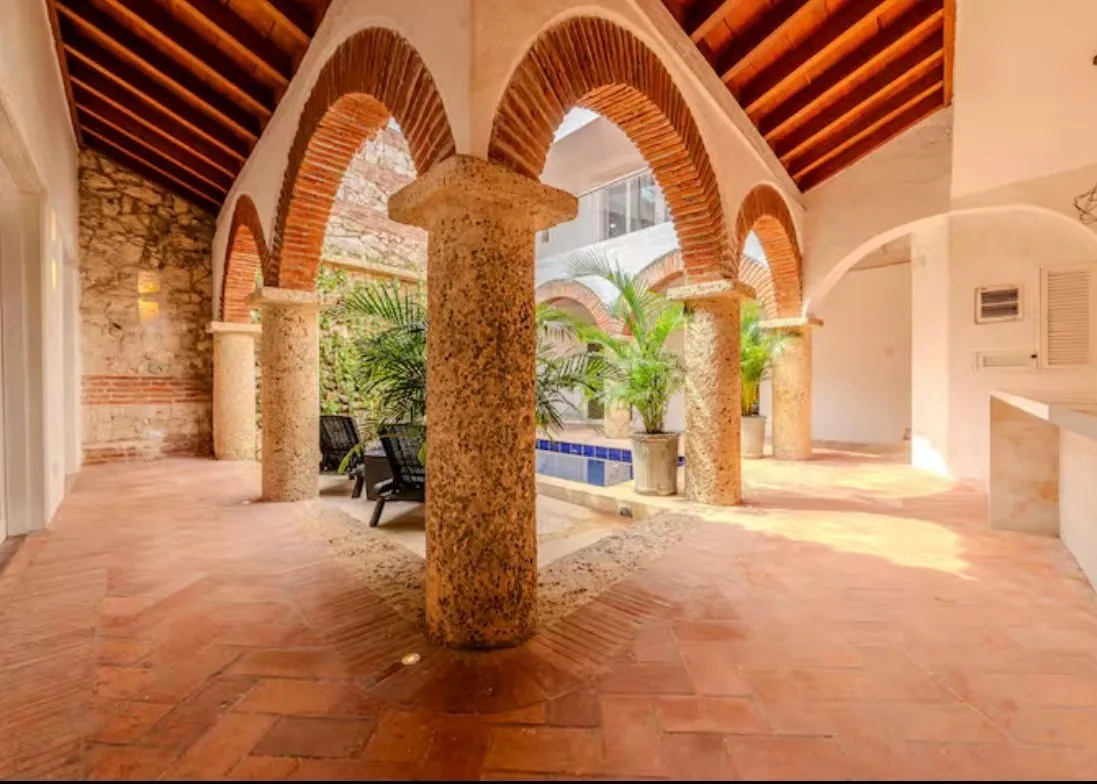 02-casa-bovedas-de-santana-colonial-stone-arches-and-indoor-courtyard