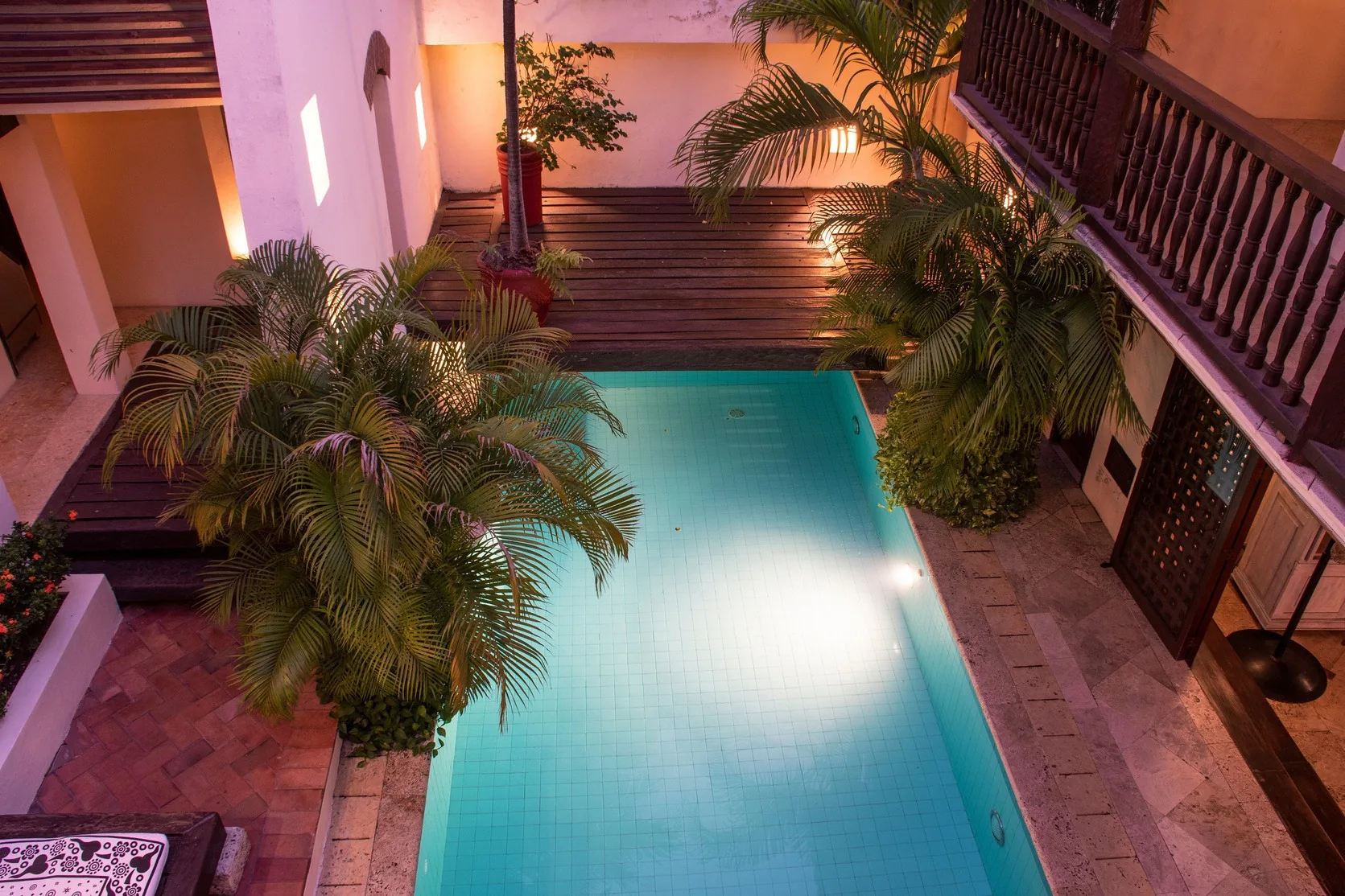 05-casa-fernandez-outdoor-seating-area