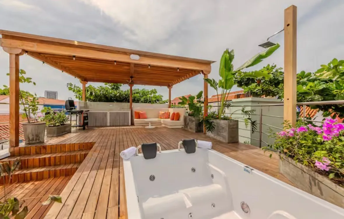 09-casa-bovedas-de-santana-open-air-rooftop-lounge-and-dining-area