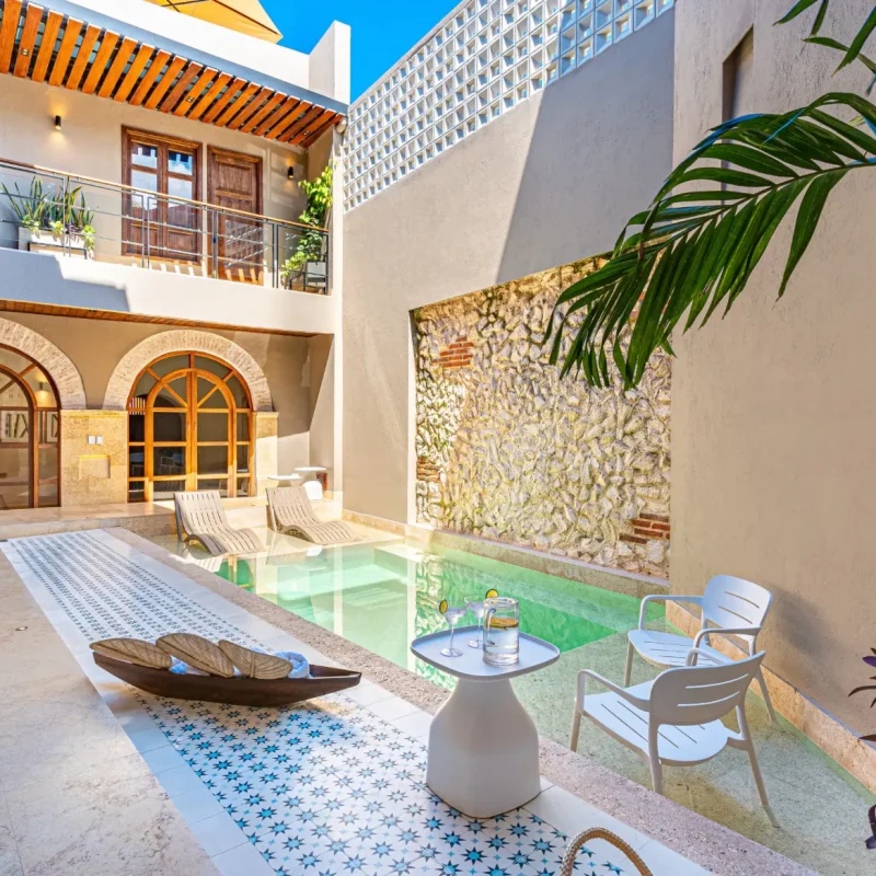 01-casa-emilia-patio-piscina